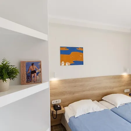 Marialena ホテル フロギタ