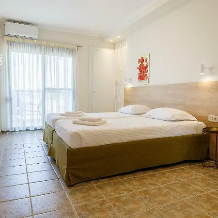 Marialena ホテル フロギタ